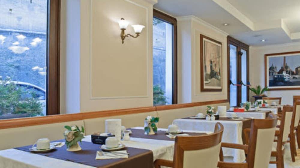 Tmark Hotel Vaticano Rome Exterior photo